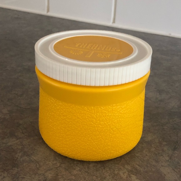 80's Plastic Mini Thermos - 6 ounces - Camping Thermos - Lunchbox - Food Storage - Picture 2 of 9